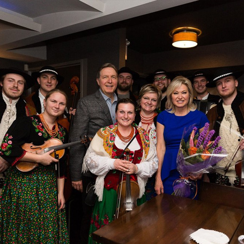Górale na urodzinach „polskiej” burmistrz najszybciej rozwijającego się miasta w Kanadzie.